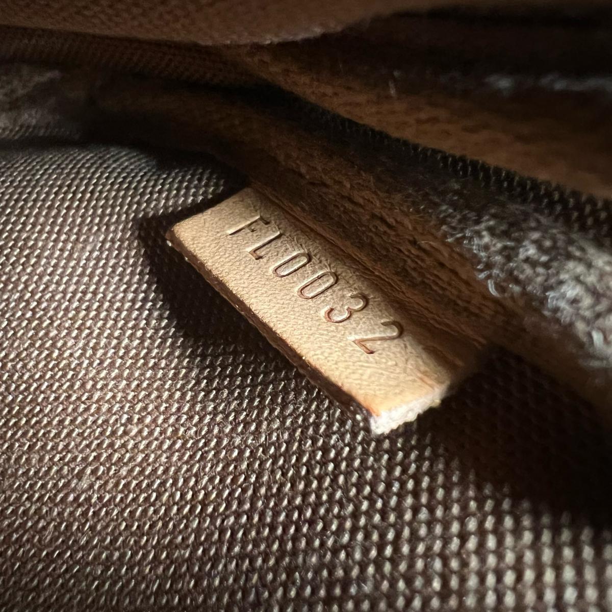 ルイヴィトン LOUIS VUITTON ハンドバッグ
 ポシェット モノグラム Pochette Accessoires モノグラムキャンバス M51980 ブラウン LV
 【SS】
 【中古】