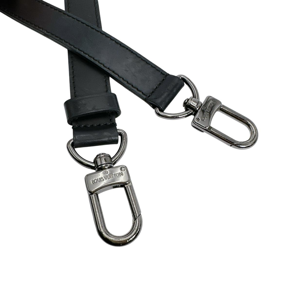 ルイヴィトン LOUIS VUITTON ショルダーストラップ
 バッグアクセサリー マカサー 肩掛けストラップ ヌメ革 ブラック LV
 【SS】
 【中古】