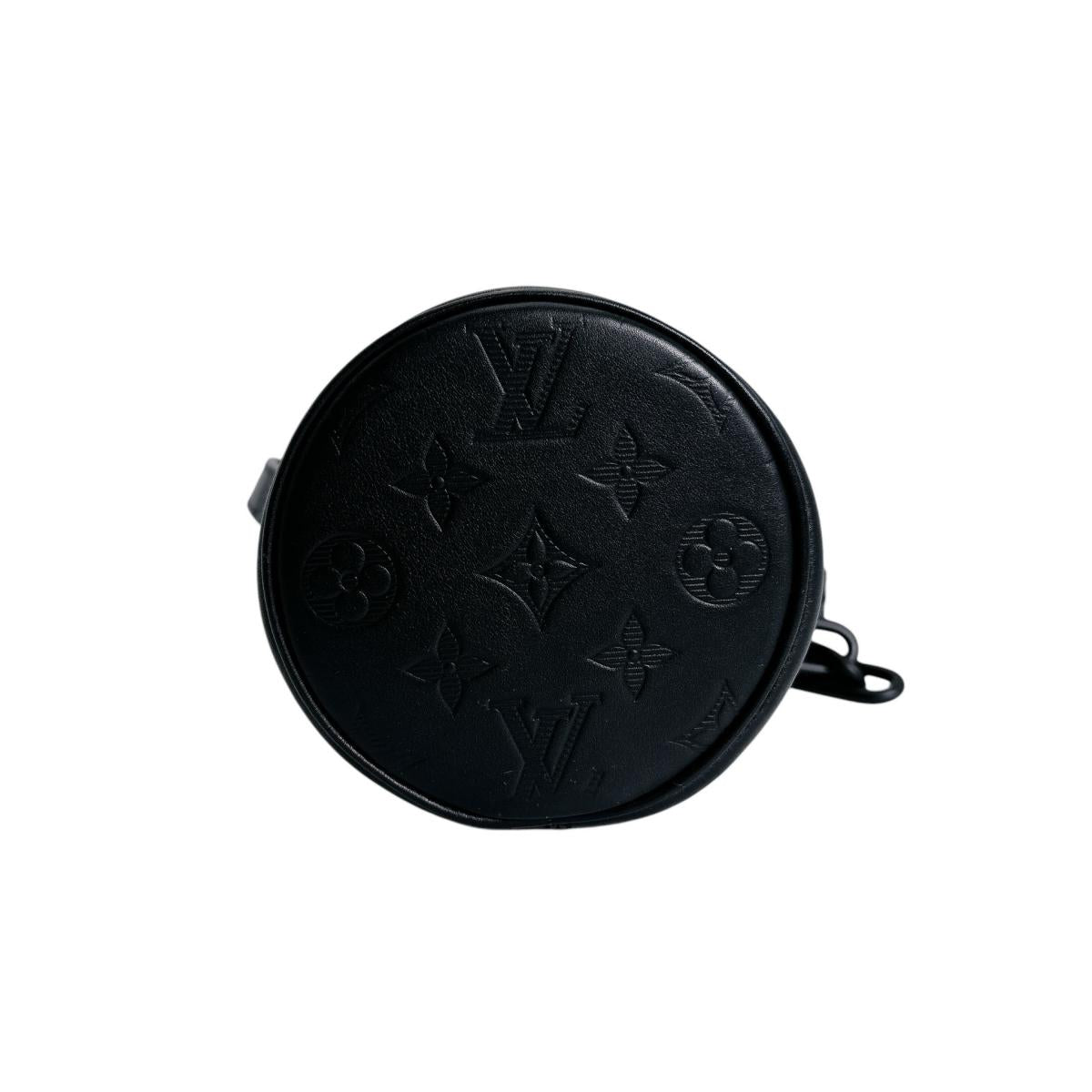 ルイヴィトン LOUIS VUITTON ショルダーバッグ
 チョークナノバッグ モノグラム シャドウ カーフ M44628 ブラック LV
 【SS】
 【中古】