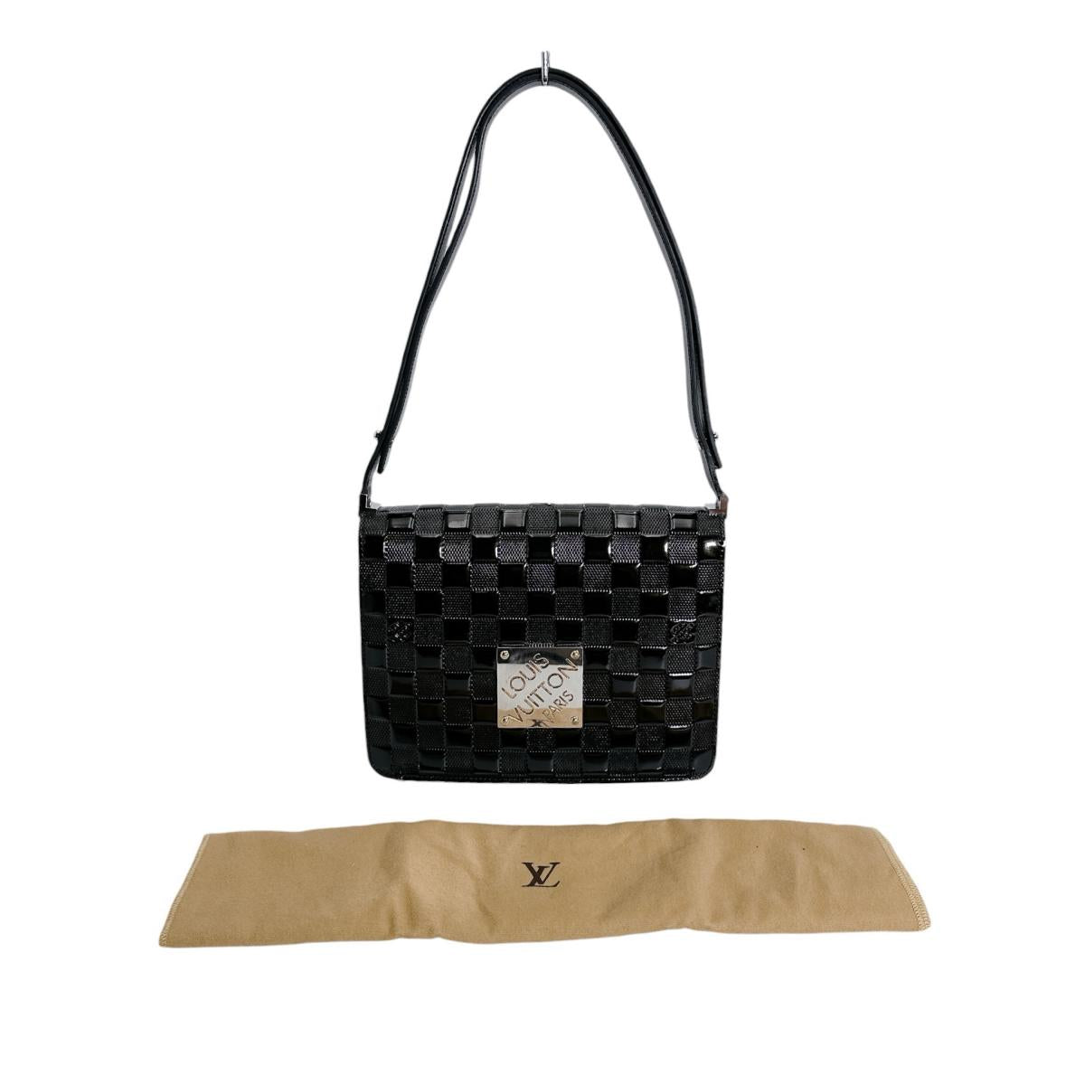 ルイヴィトン LOUIS VUITTON ショルダーバッグ
 ショルダーバッグ キャバレー ダミエ・ヴェルニ エナメル M92124 ブラック LV
 【SS】
 【中古】