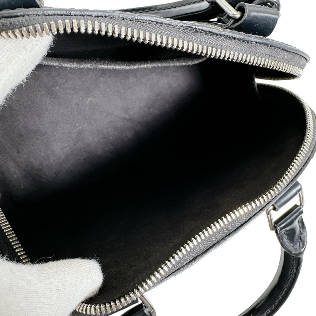 ルイヴィトン LOUIS VUITTON ショルダーバッグ
 チェーン柄 エピ アルマBB エピレザー M42482 ノワール LV
 【SS】
 【中古】