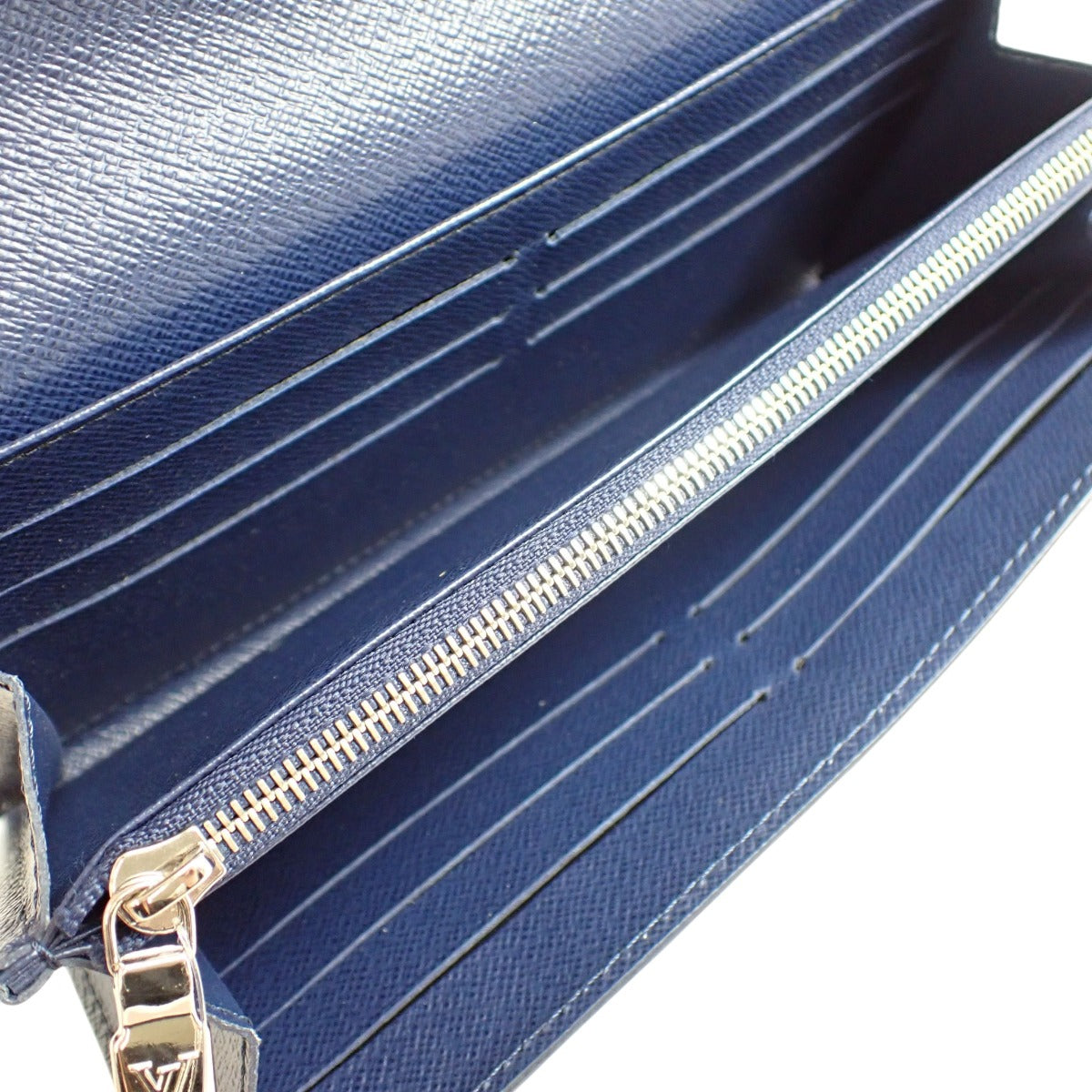ルイヴィトン LOUIS VUITTON 長財布
 長財布 エピ ポルトフォイユサラ エピレザー M60585 インディゴブルー LV
 【SS】
 【中古】