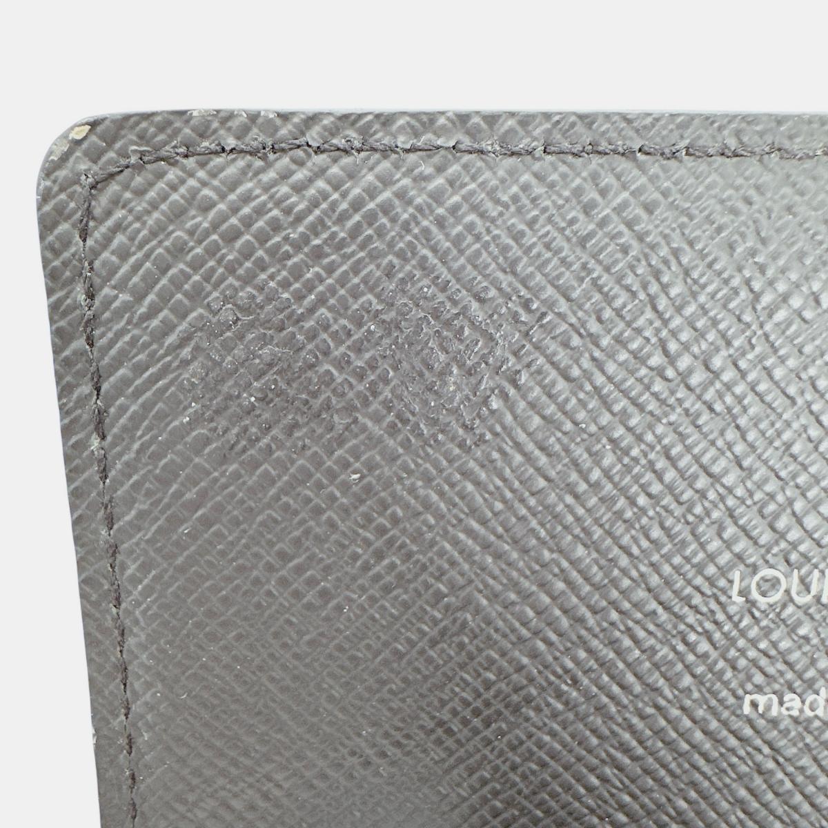 ルイヴィトン LOUIS VUITTON カードケース
 名刺入れ エピ アンヴェロップ カルト・ドゥ ヴィジット エピレザー M62292 ブラック LV
 【SS】
 【中古】