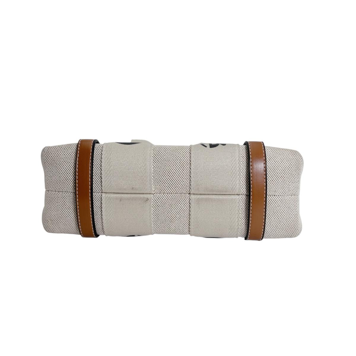 クロエ Chloe ハンドバッグ
 ミディアムトートバッグ シャイニーカーフスキン Woody キャンバス ベージュ 【SS】
 【中古】