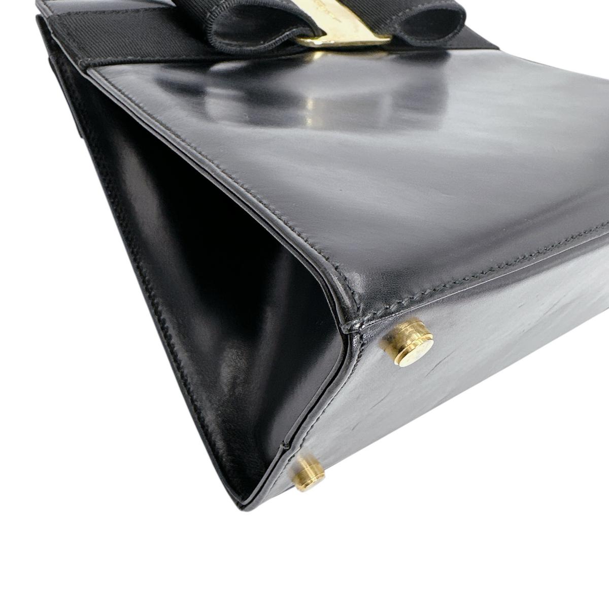 サルヴァトーレフェラガモ Salvatore Ferragamo ハンドバッグ
 ハンドバッグ コンパクト ヴァラリボン レザー ブラック 【SS】
 【中古】