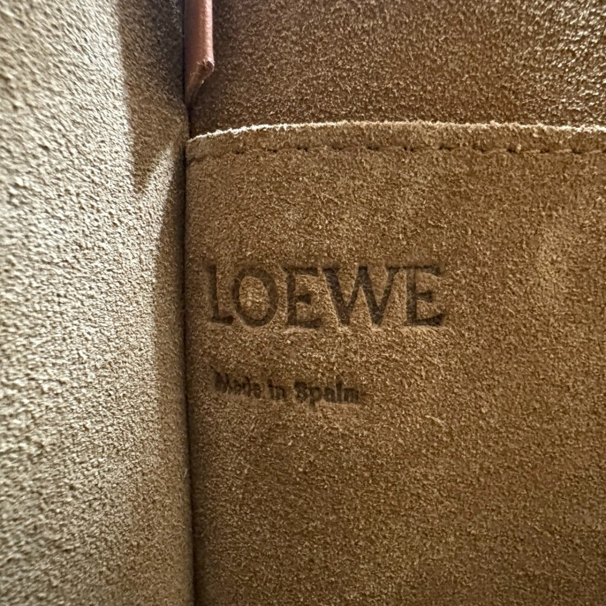 ロエベ LOEWE ショルダーバッグ
 ワンショルダーバッグ ゲートバケットバッグ アナグラム カーフ グレー 【SS】
 【中古】