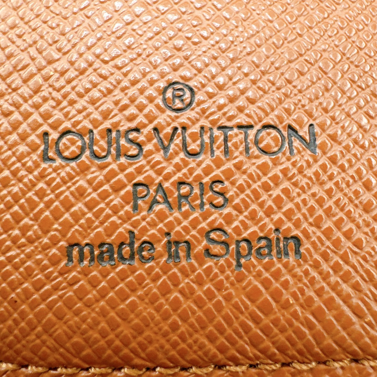 ルイヴィトン LOUIS VUITTON 二つ折り財布
 カード用ポケットファスナー付 モノグラム コンパクトジップ モノグラムキャンバス M61667 ブラウン LV
 【SS】
 【中古】