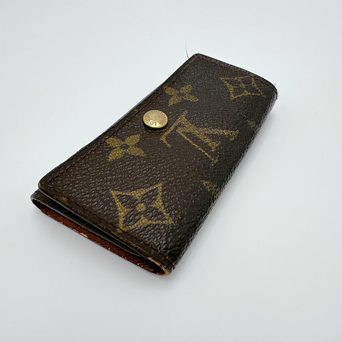 ルイヴィトン LOUIS VUITTON キーケース
 4本用キーケース モノグラム ミュルティクレ4 モノグラムキャンバス M62631 ブラウン LV
 【SS】
 【中古】