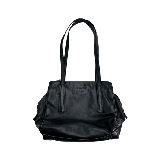 プラダ PRADA トートバッグ
 トートバッグ ロゴ型押し レザー ブラック 【SS】
 【中古】