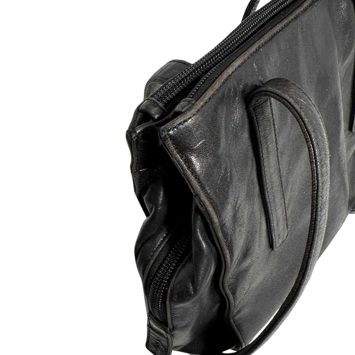 プラダ PRADA トートバッグ
 トートバッグ ロゴ型押し レザー ブラック 【SS】
 【中古】