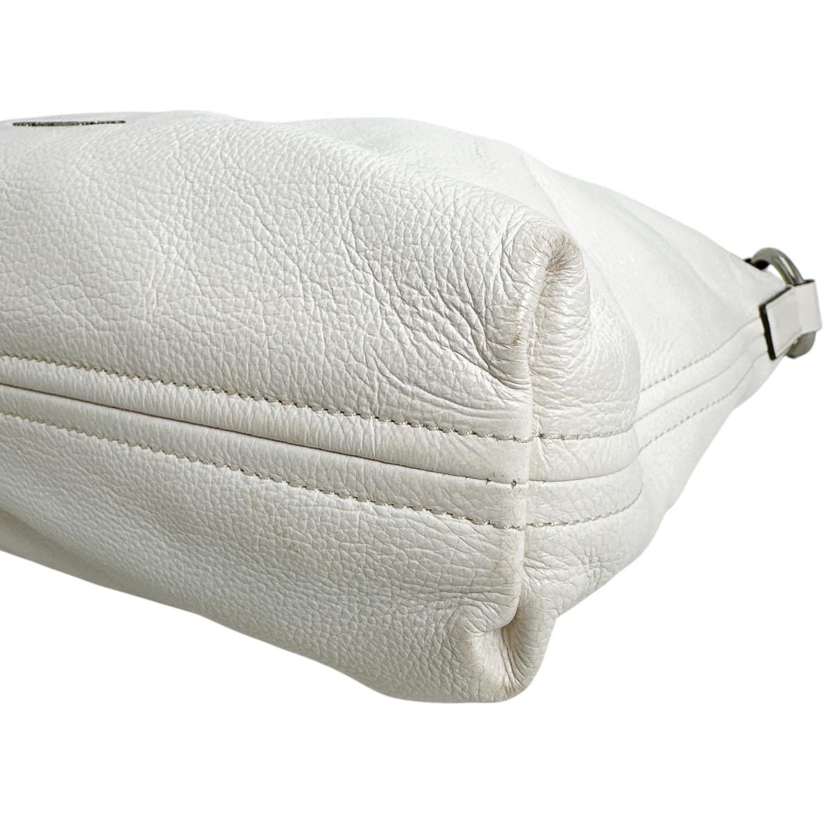 マイケルコース Michael Kors トートバッグ
 ハンドバッグ A4対応 タッセルチャーム付 レザー ホワイト 【SS】
 【中古】