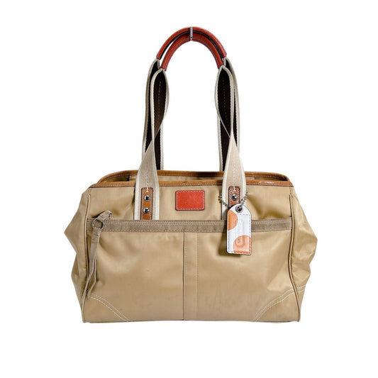 コーチ COACH ハンドバッグ
 トートバッグ 無地 シグネチャー ナイロン MO682-10663 ゴールド 【SS】
 【中古】