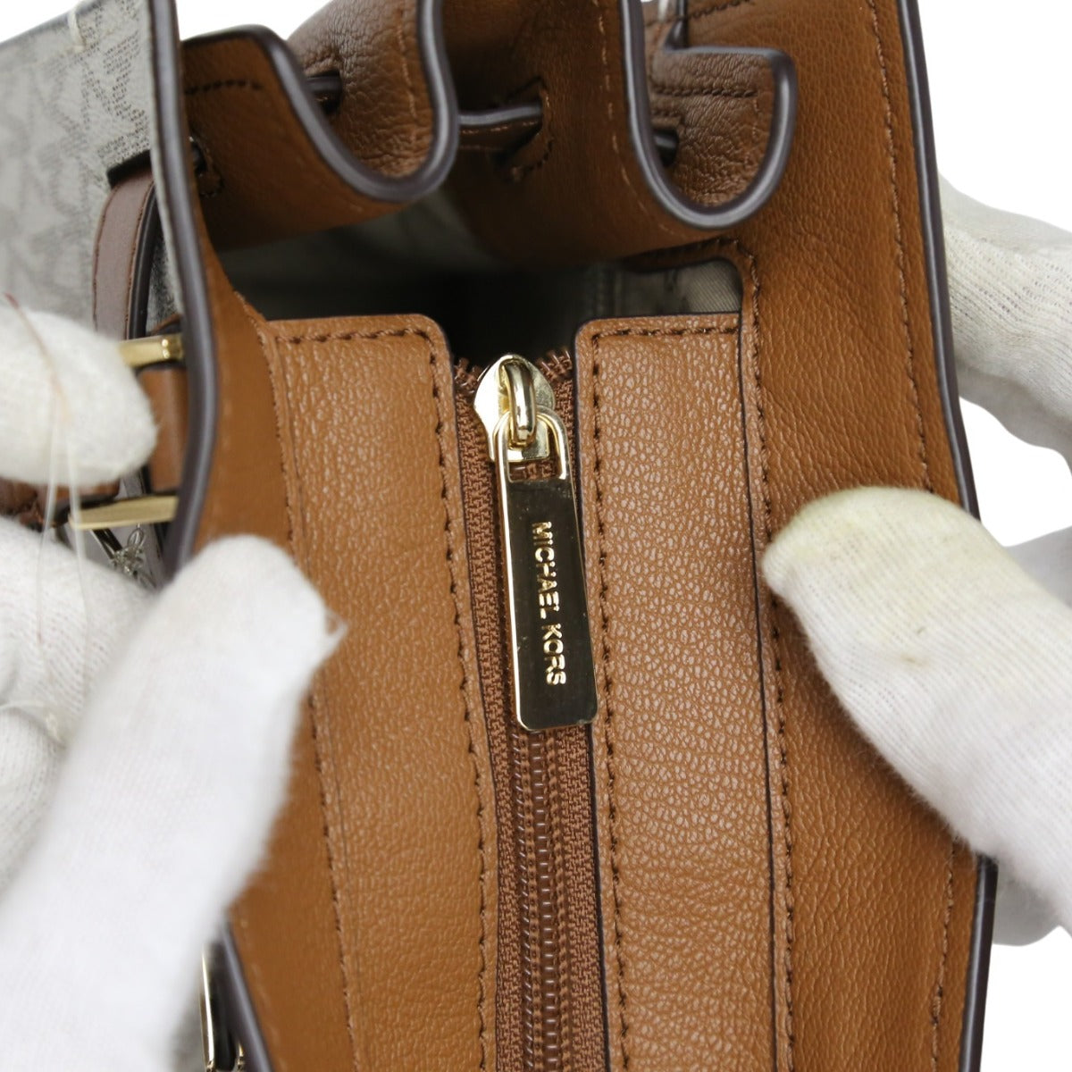 マイケルコース Michael Kors ハンドバッグ
 ミニバッグ レザー アイボリー×ブラウン 【SS】
 【中古】