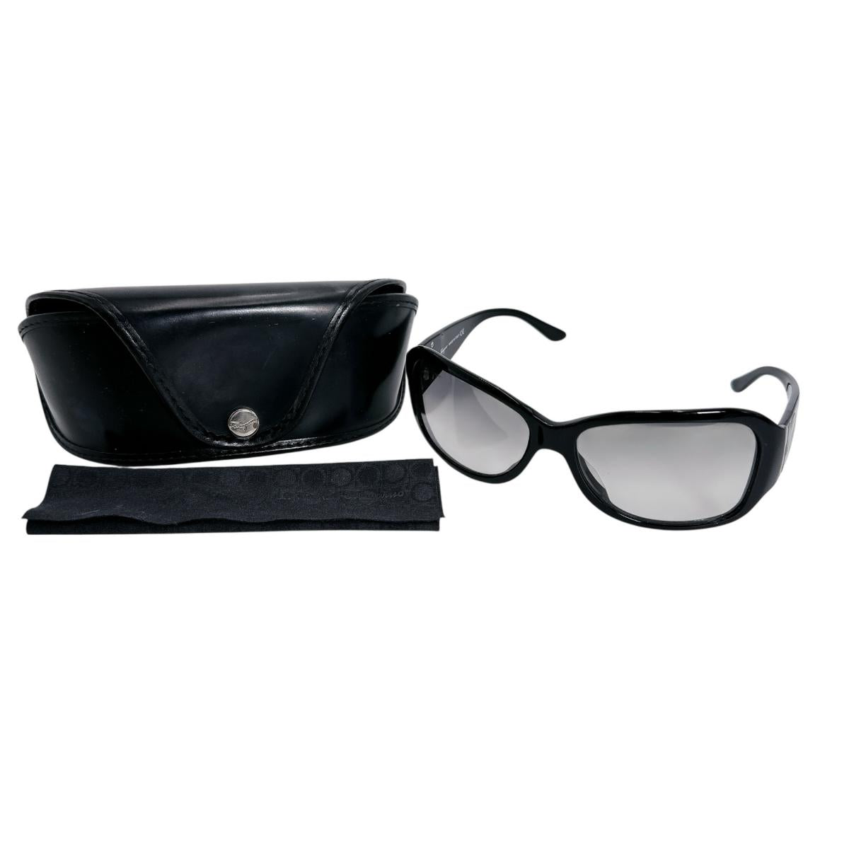 サルヴァトーレフェラガモ Salvatore Ferragamo サングラス
 サングラス 63□16 130 2105 101/11 プラスチック ブラック 【SS】
 【中古】