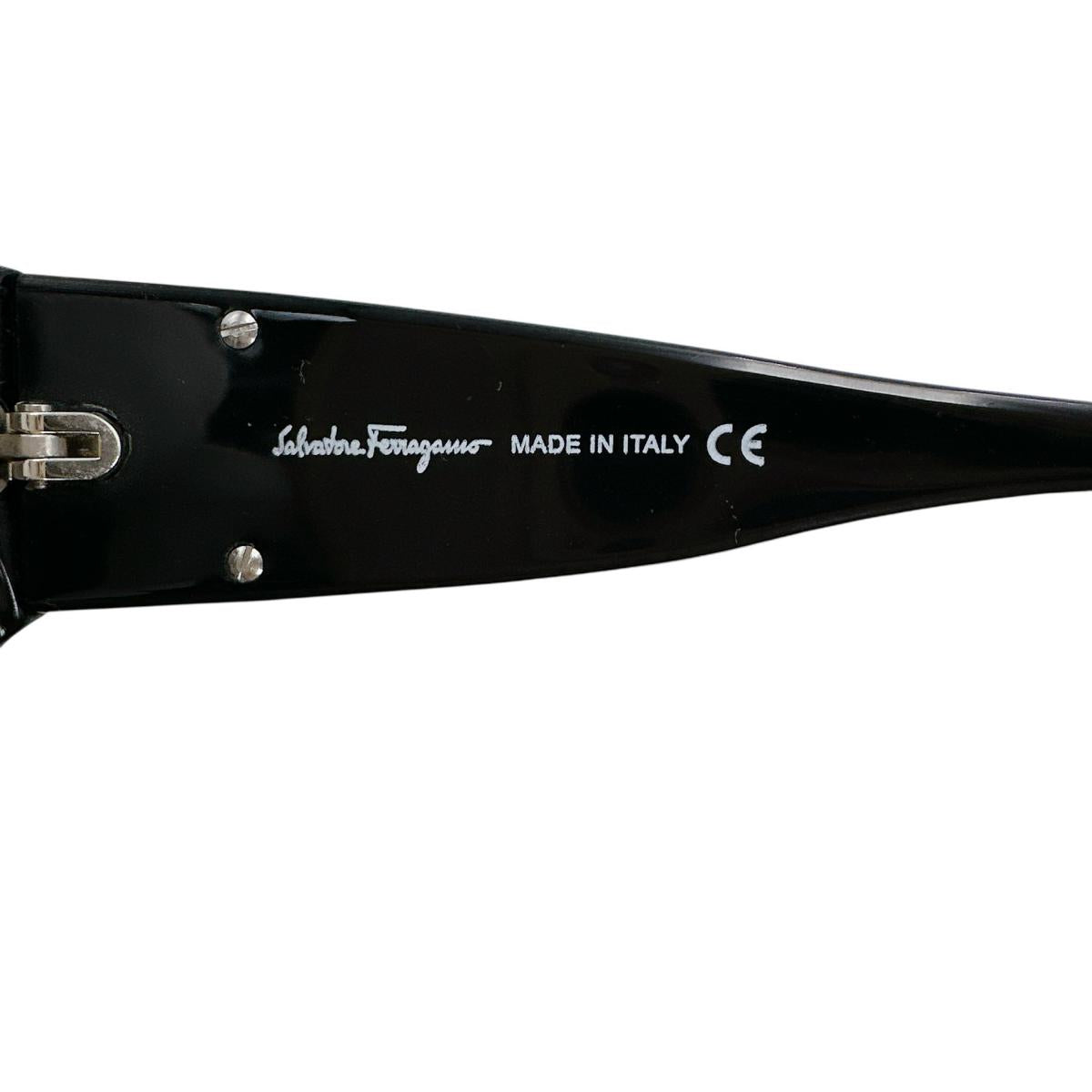 サルヴァトーレフェラガモ Salvatore Ferragamo サングラス
 サングラス 63□16 130 2105 101/11 プラスチック ブラック 【SS】
 【中古】