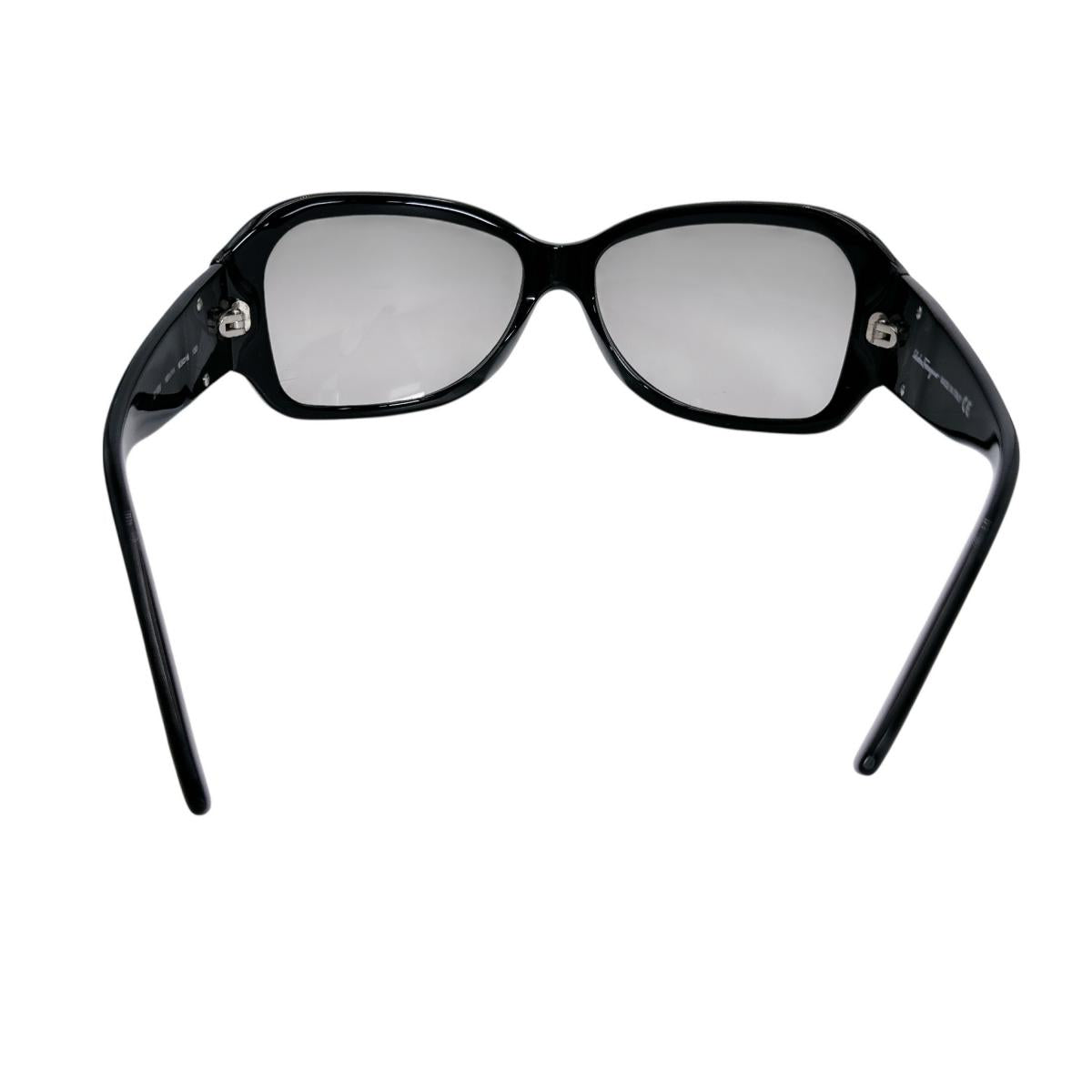 サルヴァトーレフェラガモ Salvatore Ferragamo サングラス
 サングラス 63□16 130 2105 101/11 プラスチック ブラック 【SS】
 【中古】