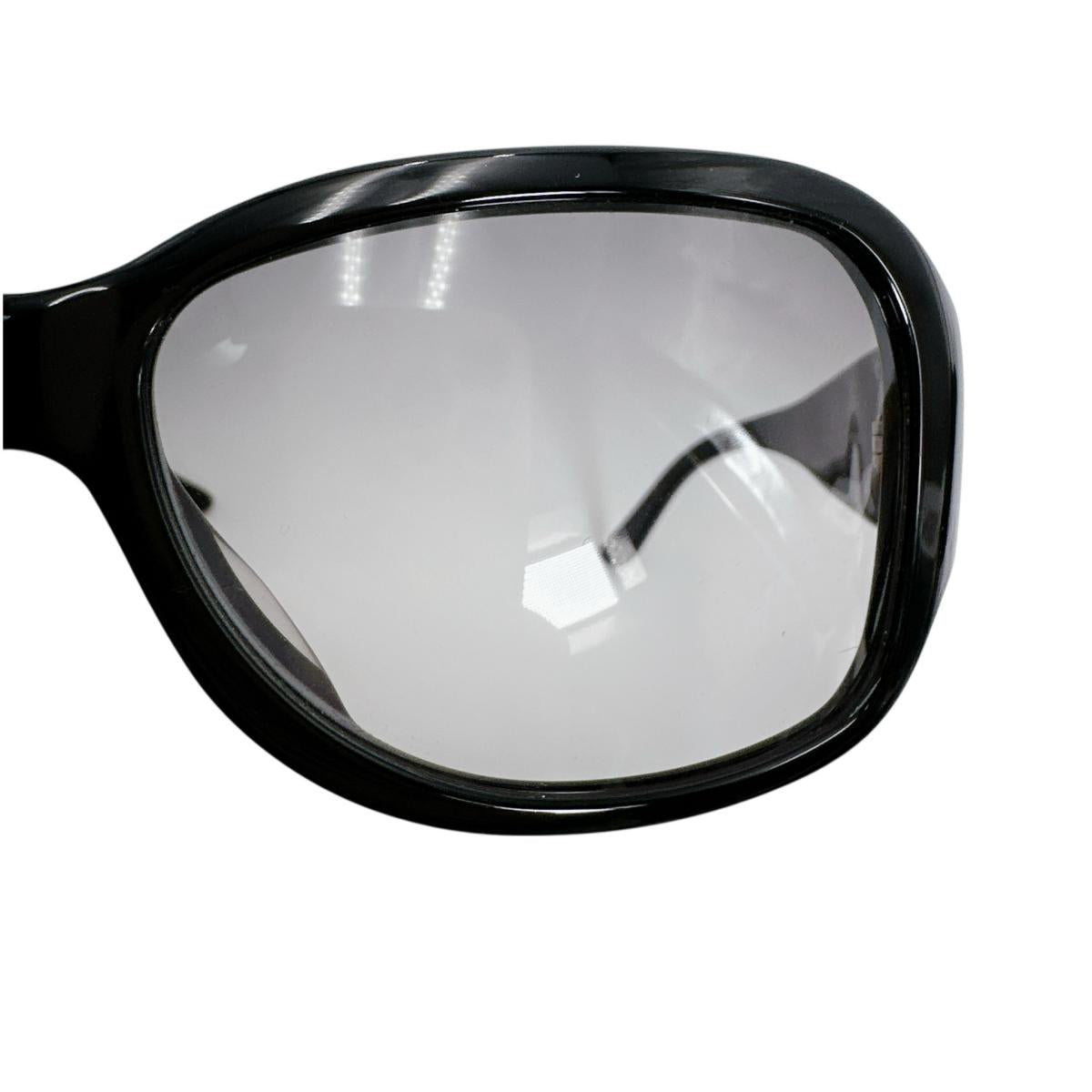 サルヴァトーレフェラガモ Salvatore Ferragamo サングラス
 サングラス 63□16 130 2105 101/11 プラスチック ブラック 【SS】
 【中古】