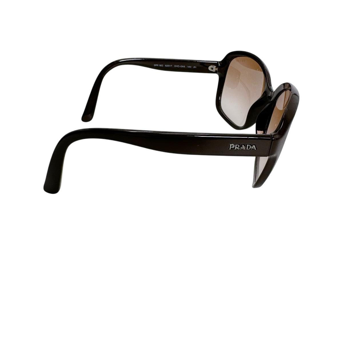 プラダ PRADA サングラス
 SPR18Q 140 2N 62□17 DHO-0A6 プラスチック ブラウン 【SS】
 【中古】