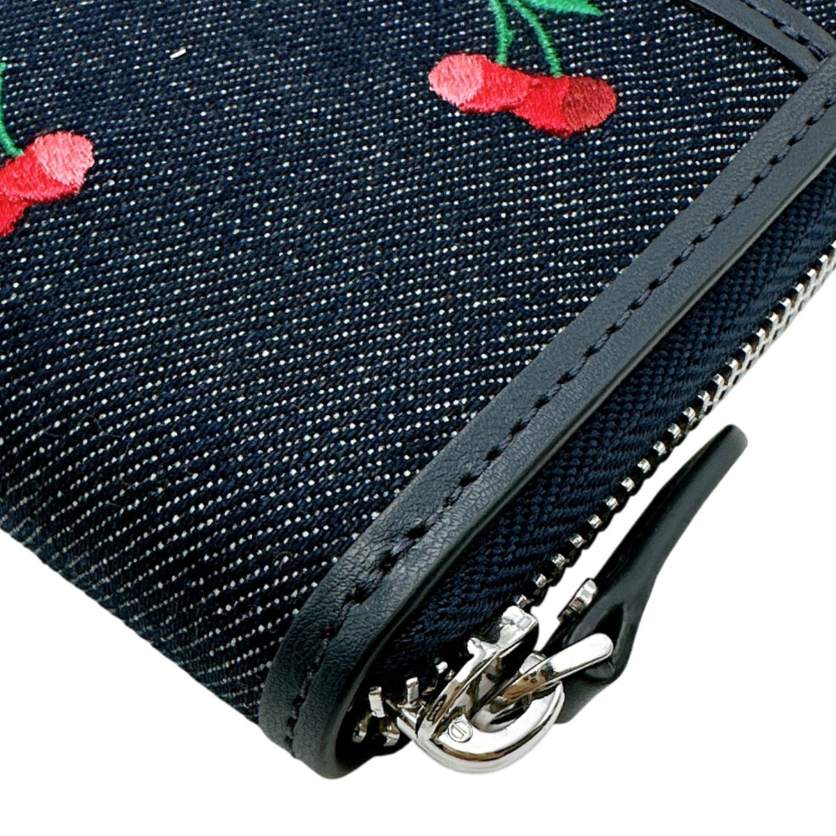 ケイトスペード Kate Spade 長財布
 ラウンドファスナー エラ ジップ アラウンド デニム K6151 ブルーマルチ 【SS】
 【中古】