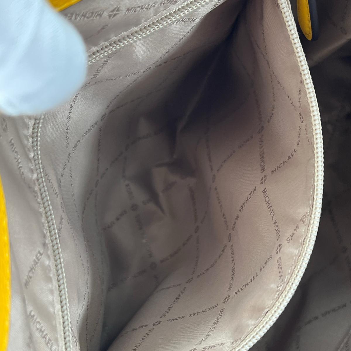 マイケルコース Michael Kors ハンドバッグ
 2WAYバッグ ショルダーバッグ 牛革 イエロー 【SS】
 【中古】