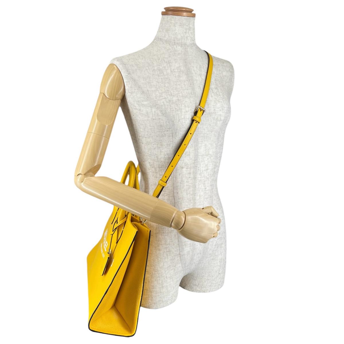 マイケルコース Michael Kors ハンドバッグ
 2WAYバッグ ショルダーバッグ 牛革 イエロー 【SS】
 【中古】