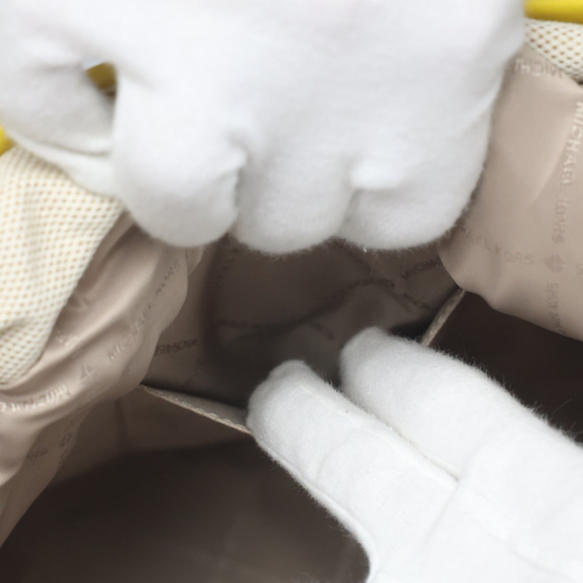 マイケルコース Michael Kors ハンドバッグ
 かごバッグ 大容量 ストロー イエロー 【SS】
 【中古】