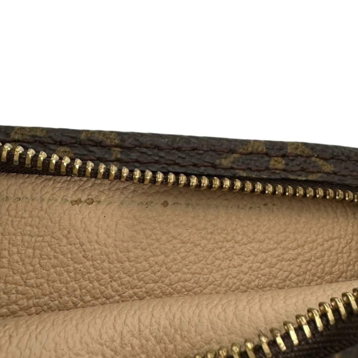 ルイヴィトン LOUIS VUITTON ポーチ
 バケット用ポーチ モノグラム モノグラムキャンバス モノグラム LV
 【SS】
 【中古】