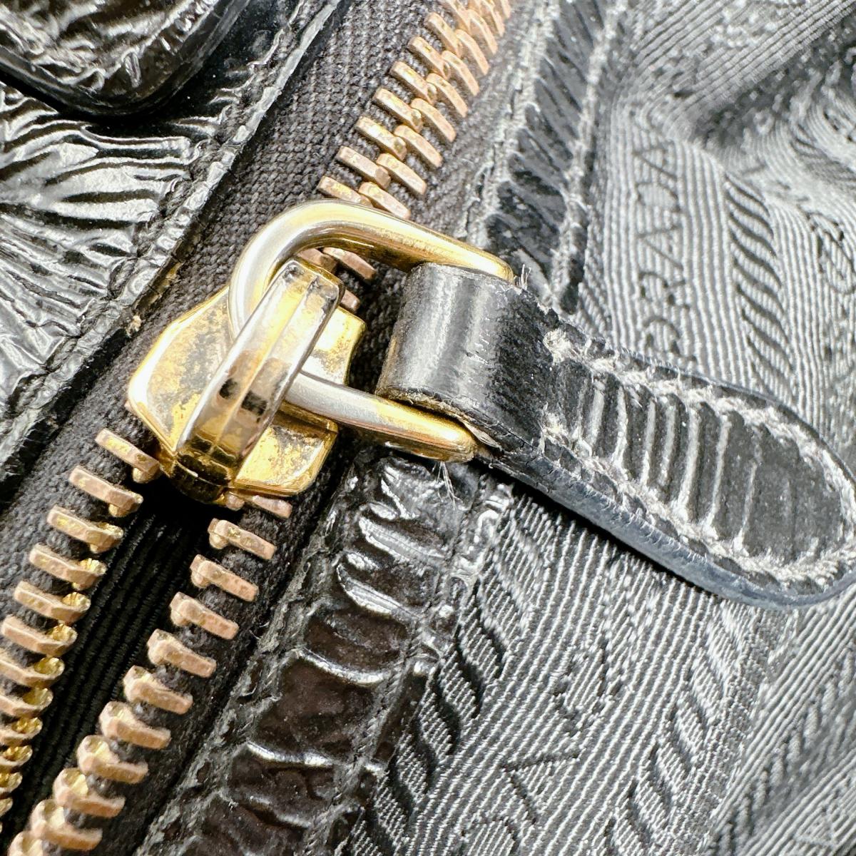 プラダ PRADA トートバッグ
 ショルダーバッグ エナメル A4対応 パテントレザー ブラック 【SS】
 【中古】