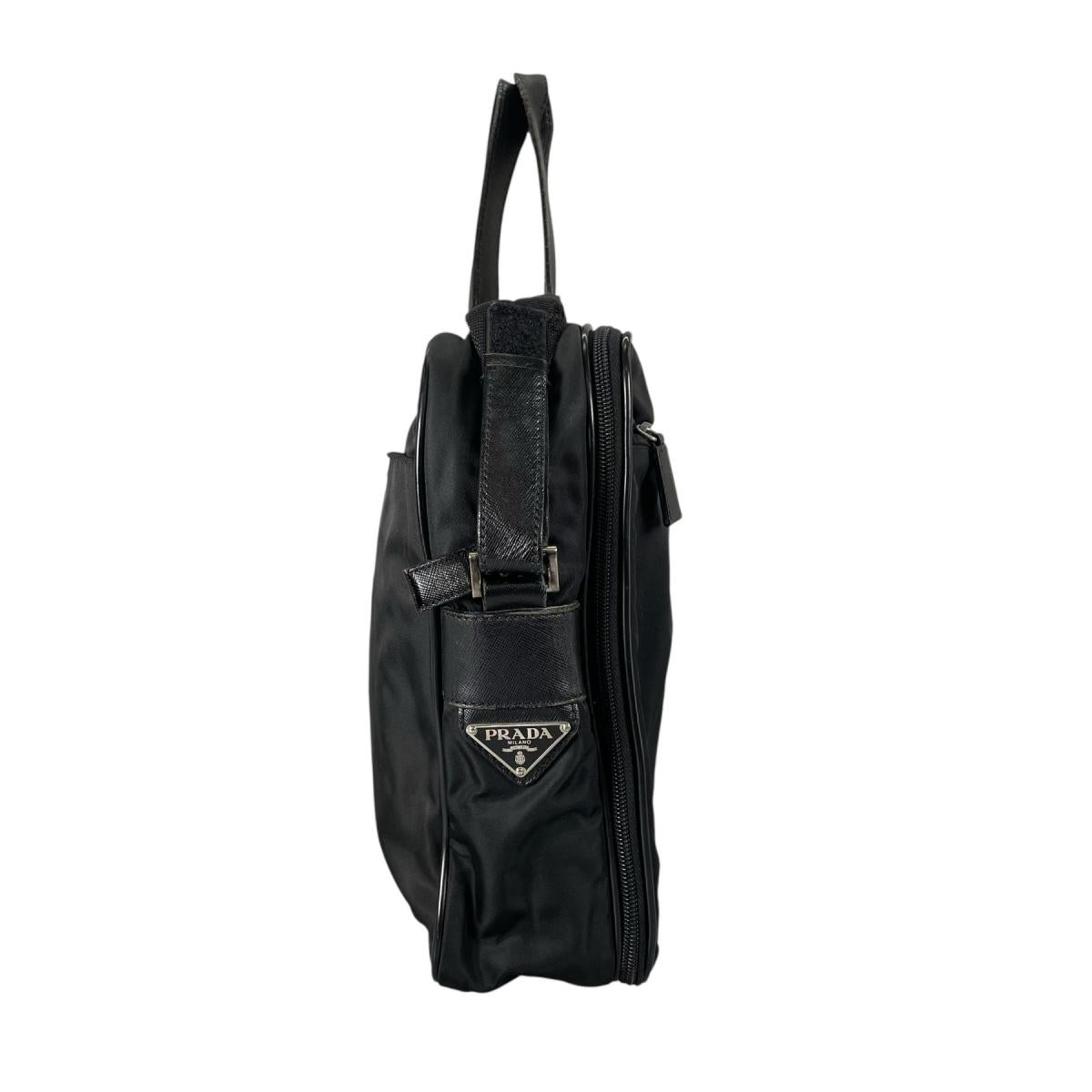 プラダ PRADA ショルダーバッグ
 ビジネスバッグ ブリーフケース トライアングルロゴ ナイロン ブラック 【SS】
 【中古】