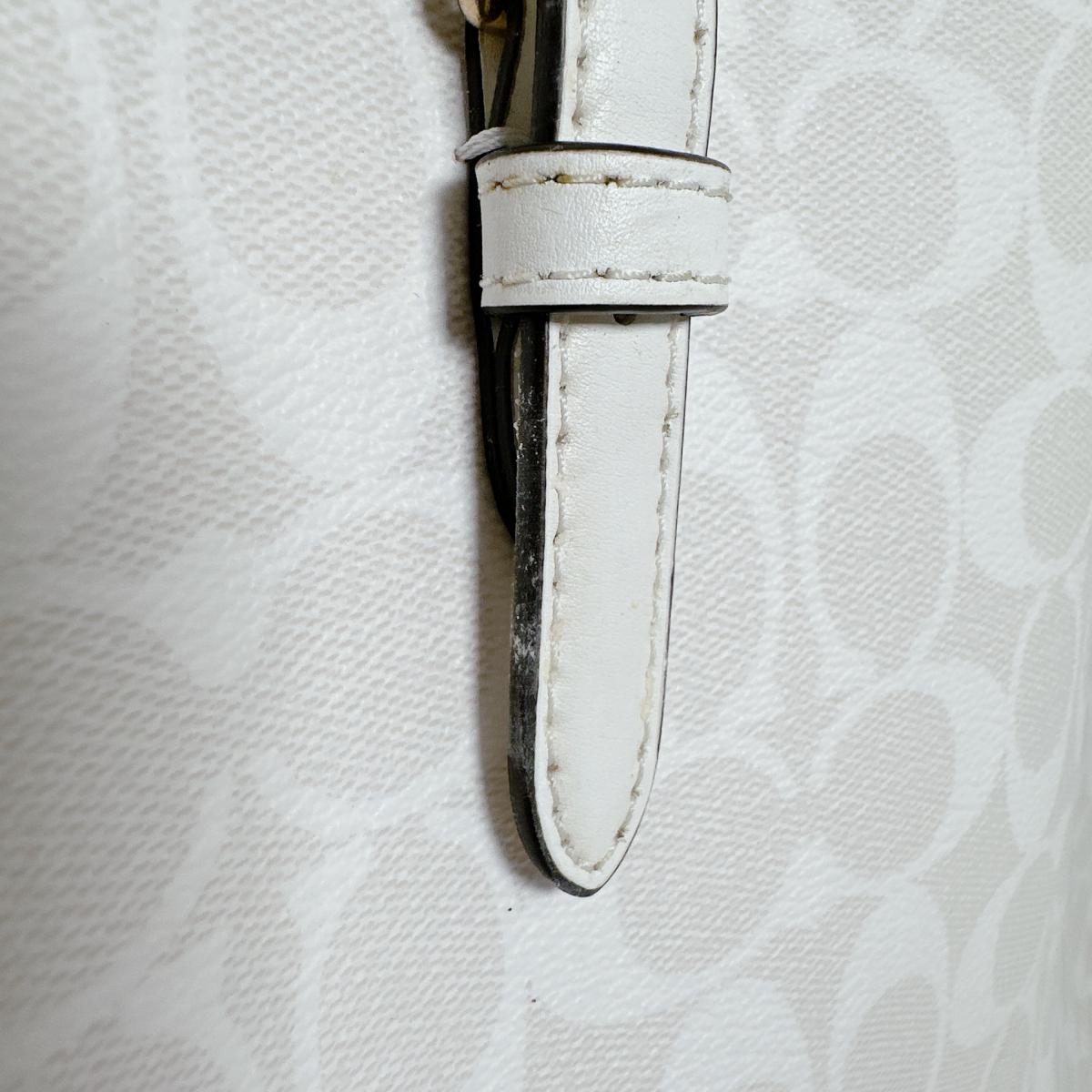 コーチ COACH トートバッグ
 コーテッドキャンバス シグネチャー モリー PVC B2241 ホワイト 【SS】
 【中古】