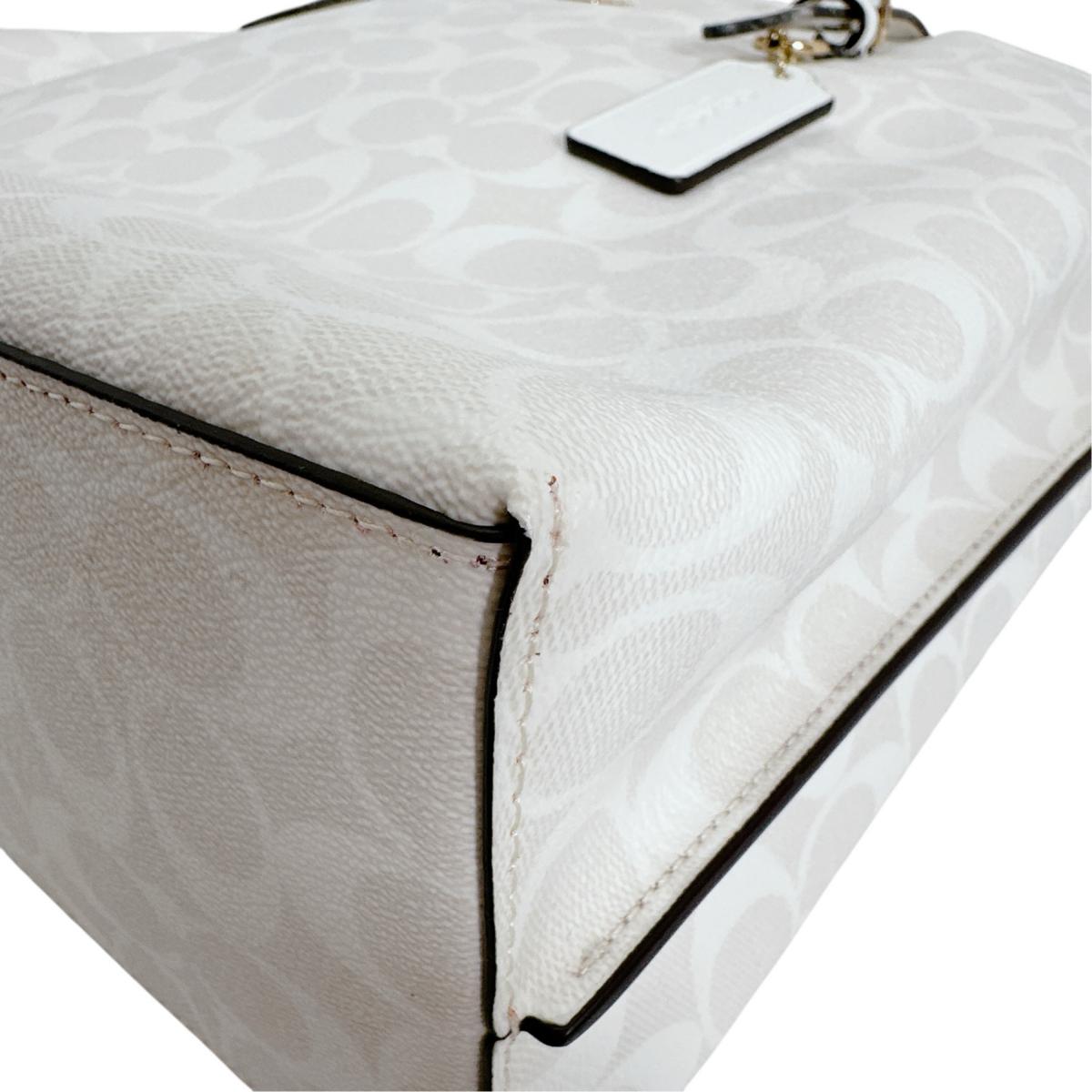 コーチ COACH トートバッグ
 コーテッドキャンバス シグネチャー モリー PVC B2241 ホワイト 【SS】
 【中古】