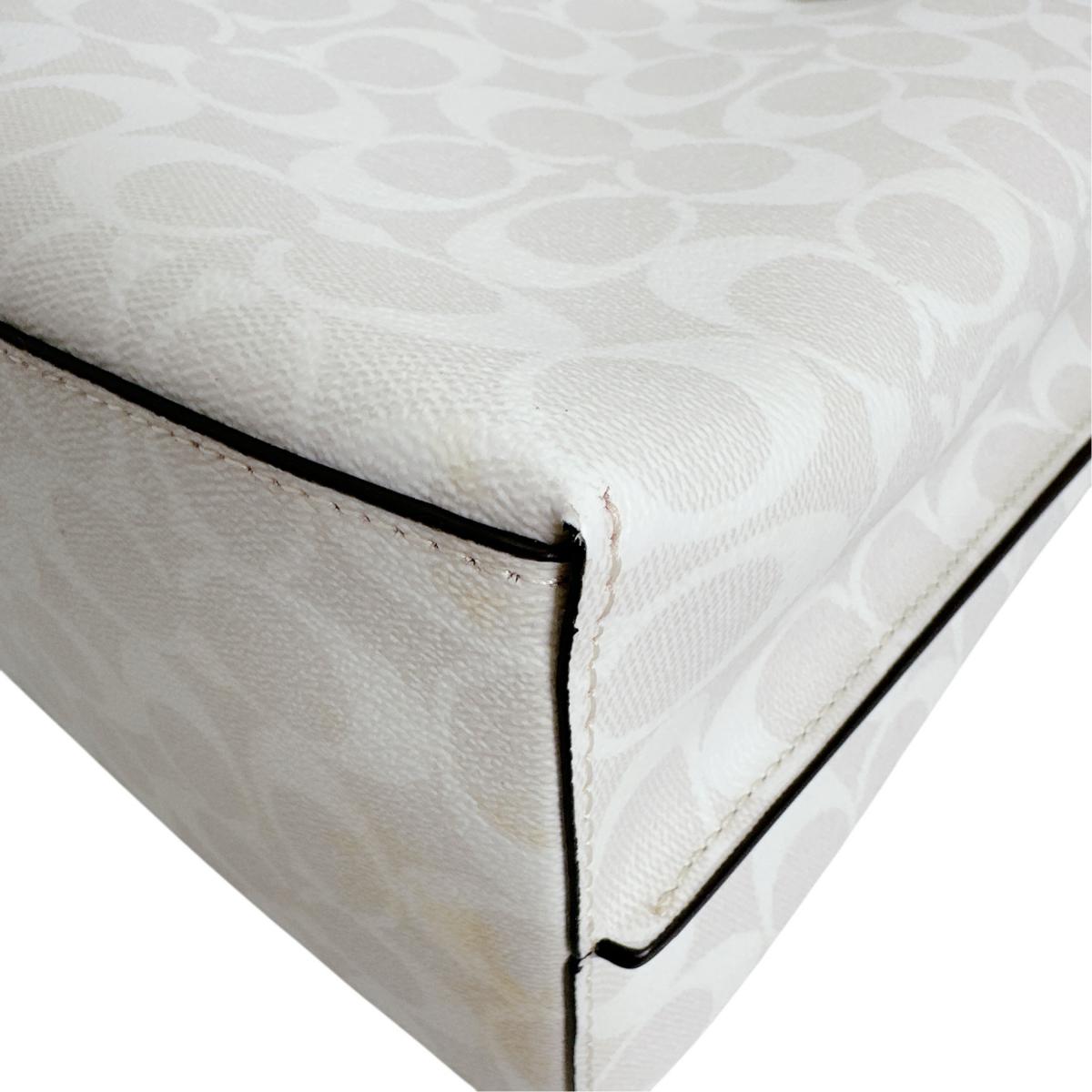 コーチ COACH トートバッグ
 コーテッドキャンバス シグネチャー モリー PVC B2241 ホワイト 【SS】
 【中古】