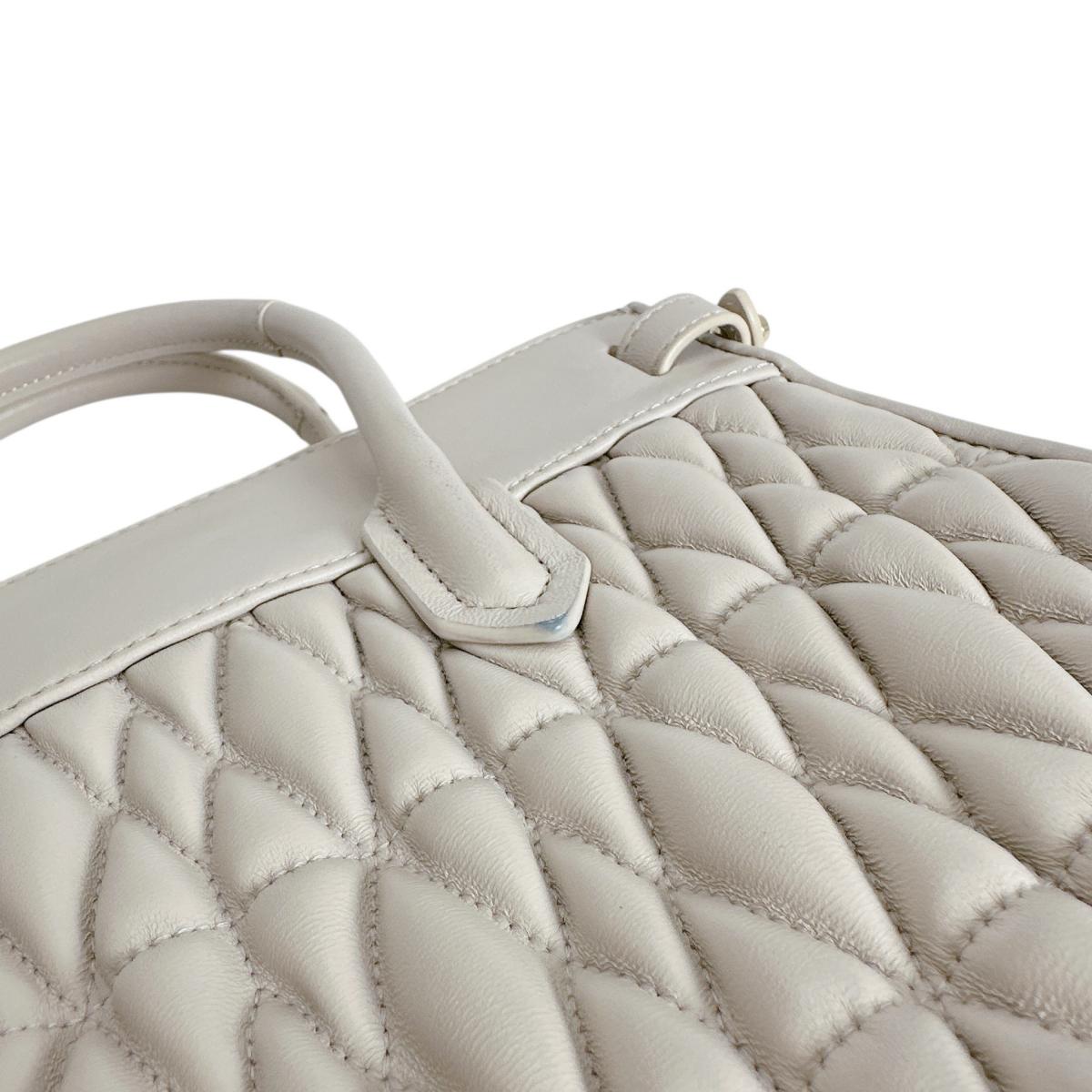 フルラ Furla ハンドバッグ
 型押しレザー テッサ レザー 26493 グレー 【SS】
 【中古】