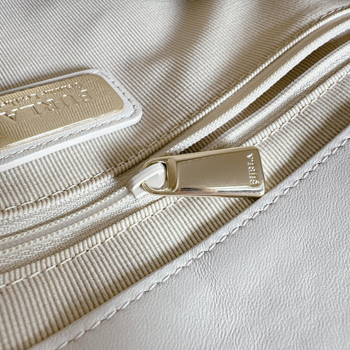 フルラ Furla ハンドバッグ
 型押しレザー テッサ レザー 26493 グレー 【SS】
 【中古】