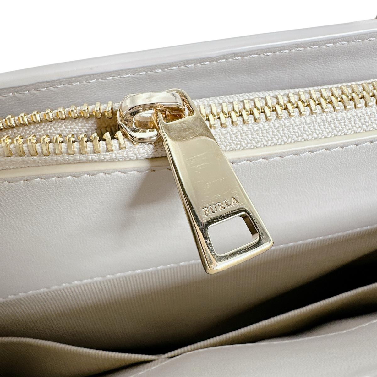 フルラ Furla ハンドバッグ
 型押しレザー テッサ レザー 26493 グレー 【SS】
 【中古】