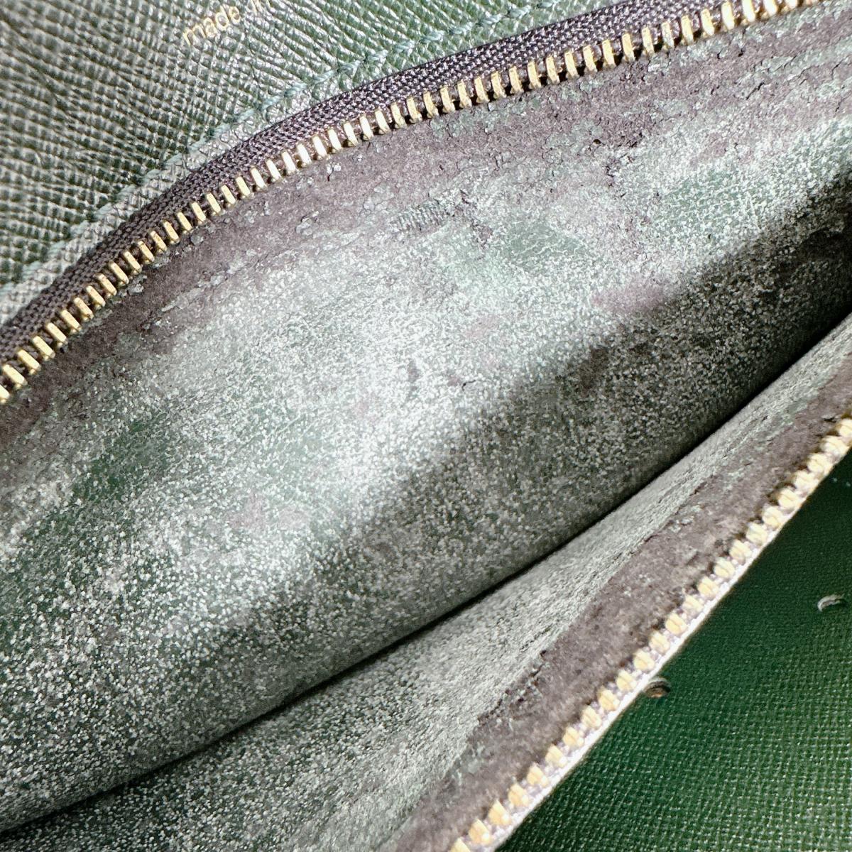 ルイヴィトン LOUIS VUITTON セカンドバッグ
 セカンドバッグ タイガ エピセア ポシェットクラド タイガ M30194 グリーン LV
 【SS】
 【中古】