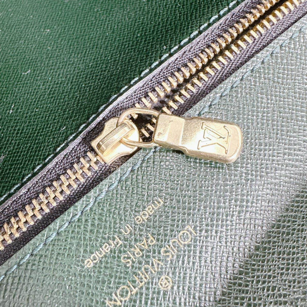 ルイヴィトン LOUIS VUITTON セカンドバッグ
 セカンドバッグ タイガ エピセア ポシェットクラド タイガ M30194 グリーン LV
 【SS】
 【中古】