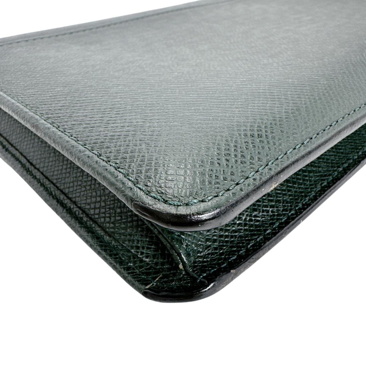 ルイヴィトン LOUIS VUITTON セカンドバッグ
 セカンドバッグ タイガ エピセア ポシェットクラド タイガ M30194 グリーン LV
 【SS】
 【中古】