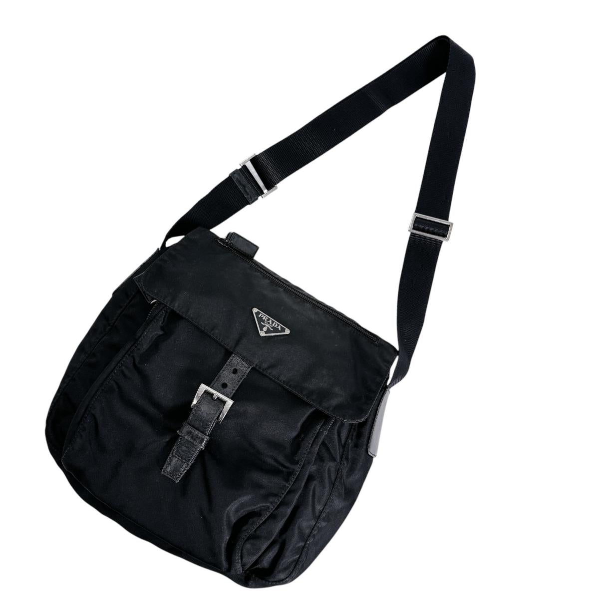 プラダ PRADA ショルダーバッグ
 クロスボディバック Re-Nylon 三角ロゴ ナイロン ブラック 【SS】
 【中古】