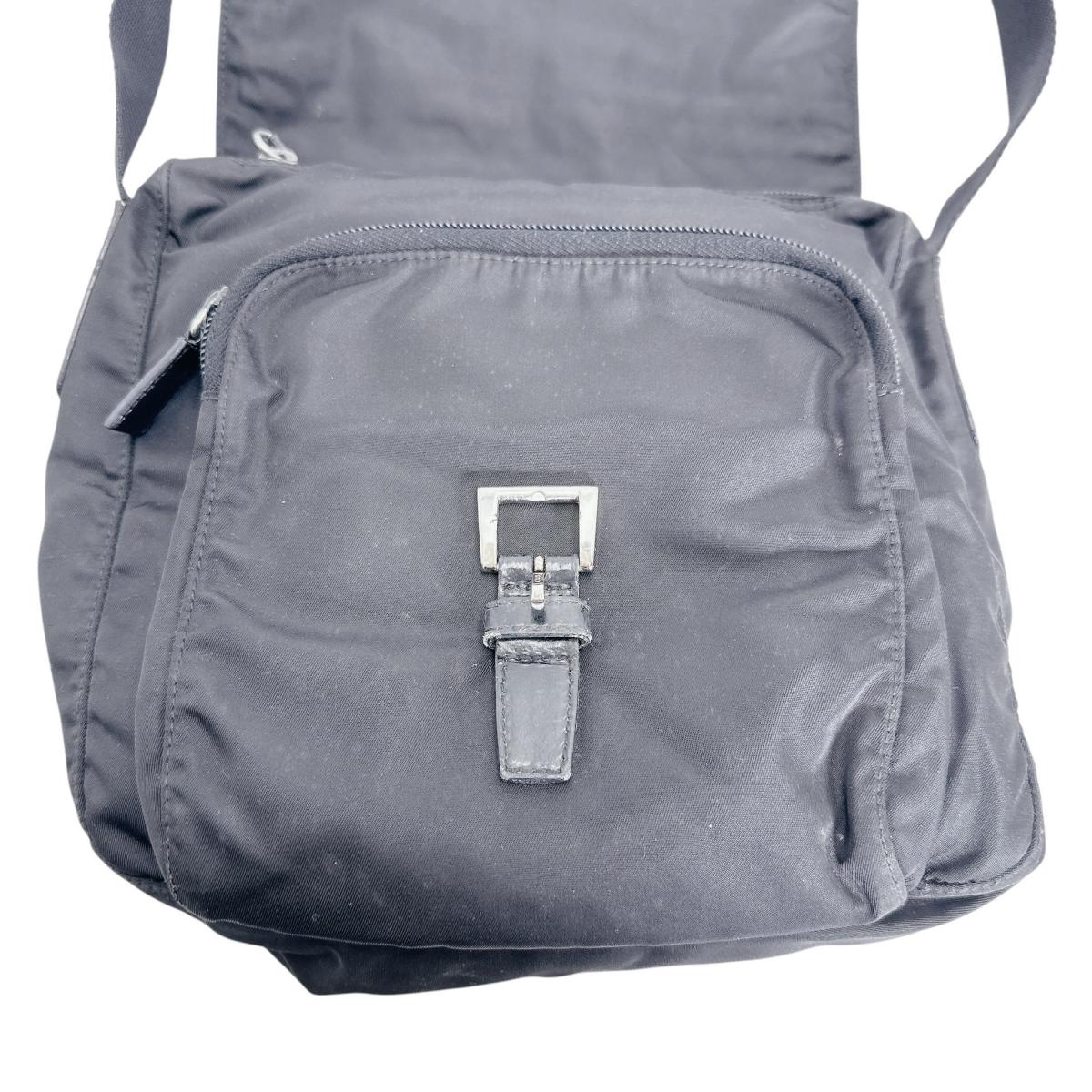 プラダ PRADA ショルダーバッグ
 クロスボディバック Re-Nylon 三角ロゴ ナイロン ブラック 【SS】
 【中古】
