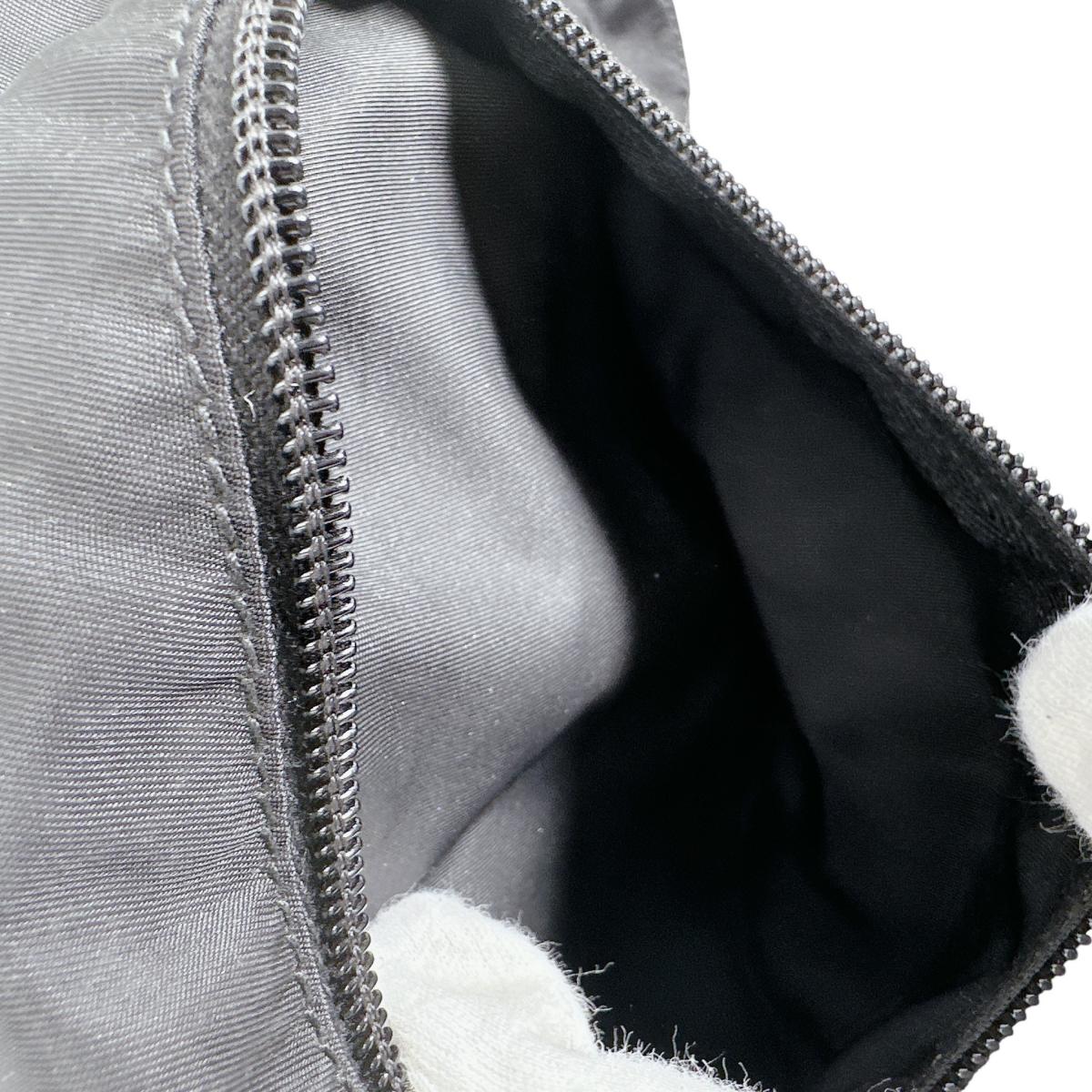 プラダ PRADA ショルダーバッグ
 クロスボディバック Re-Nylon 三角ロゴ ナイロン ブラック 【SS】
 【中古】