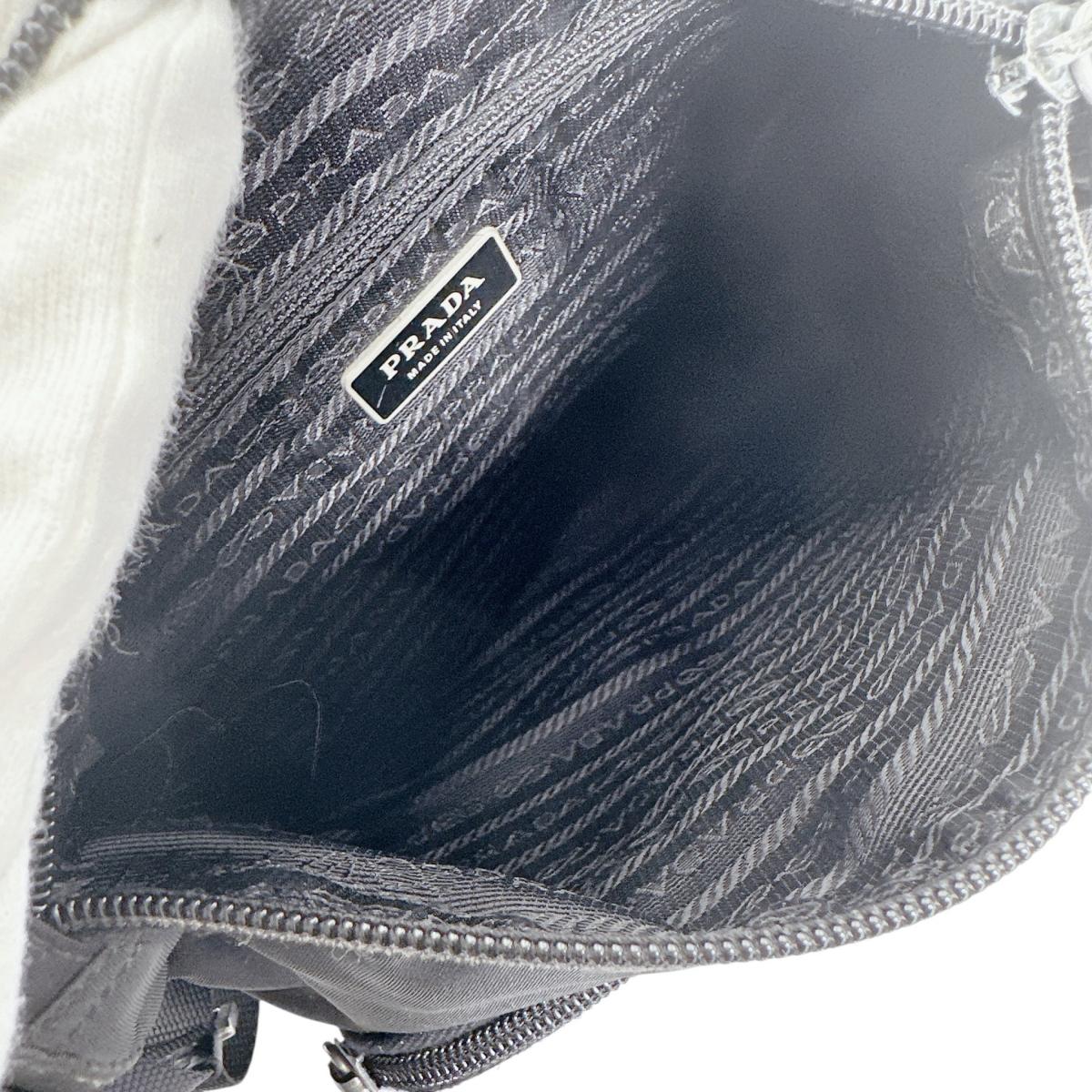 プラダ PRADA ショルダーバッグ
 クロスボディバック Re-Nylon 三角ロゴ ナイロン ブラック 【SS】
 【中古】
