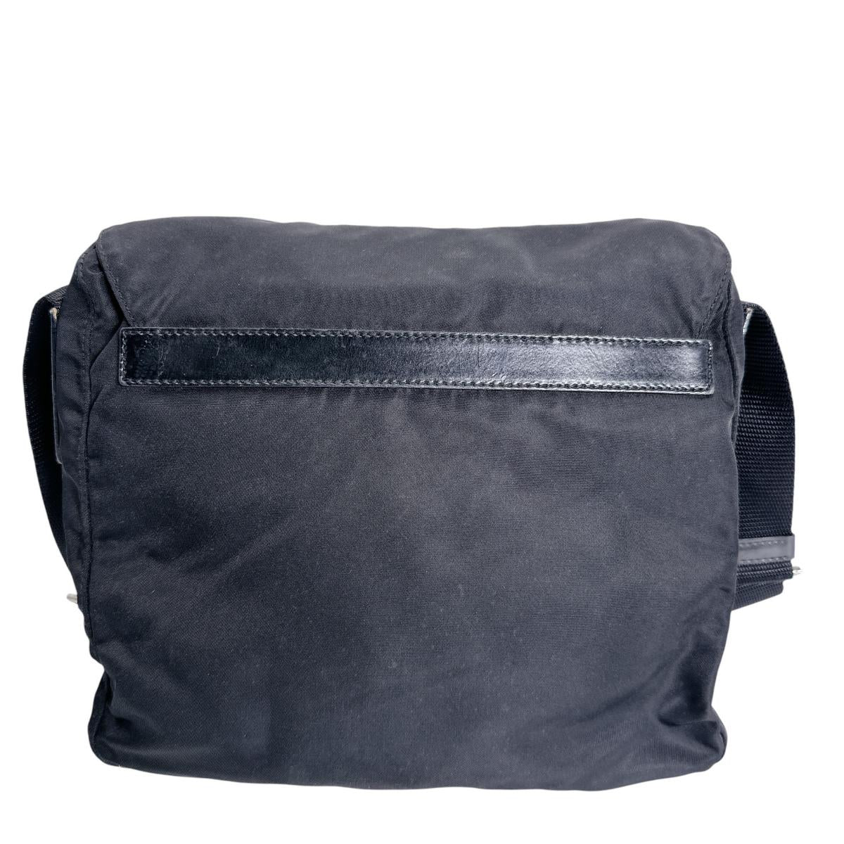 プラダ PRADA ショルダーバッグ
 クロスボディバック Re-Nylon 三角ロゴ ナイロン ブラック 【SS】
 【中古】