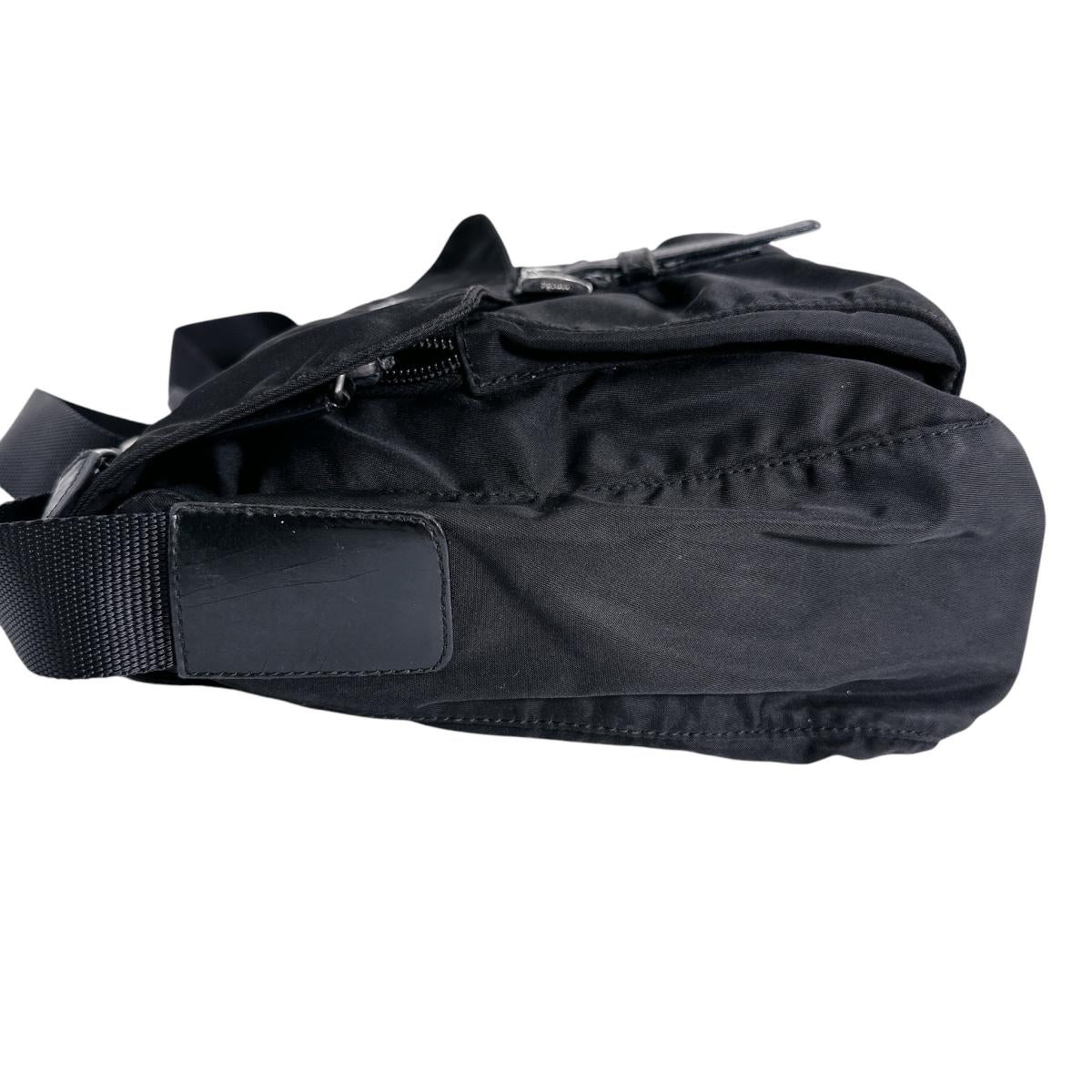 プラダ PRADA ショルダーバッグ
 クロスボディバック Re-Nylon 三角ロゴ ナイロン ブラック 【SS】
 【中古】