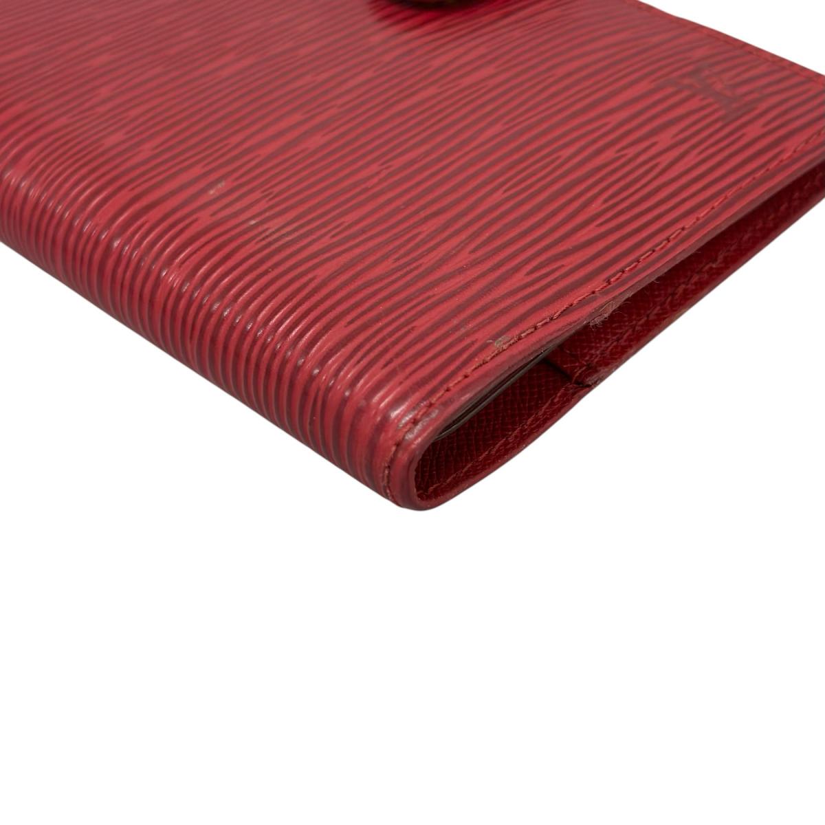 ルイヴィトン LOUIS VUITTON 手帳カバー
 アジェンダPM システム手帳カバー エピ 6穴 エピレザー R2005E レッド LV
 【SS】
 【中古】