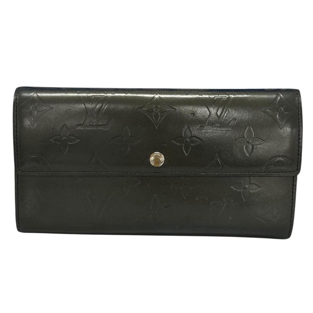 ルイヴィトン LOUIS VUITTON 長財布
 ラウンドファスナー モノグラム ジッピーウォレット モノグラムヴェルニ M65102 グリーン LV
 【SS】
 【中古】
