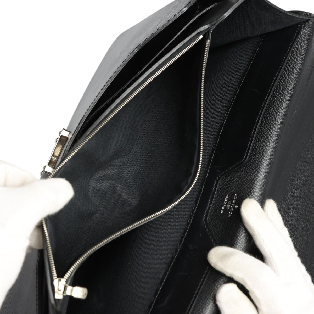 ルイヴィトン LOUIS VUITTON ビジネスバッグ
 紳士用書類カバン エピ ロブスト エピレザー M54532 ブラック LV
 【SS】
 【中古】