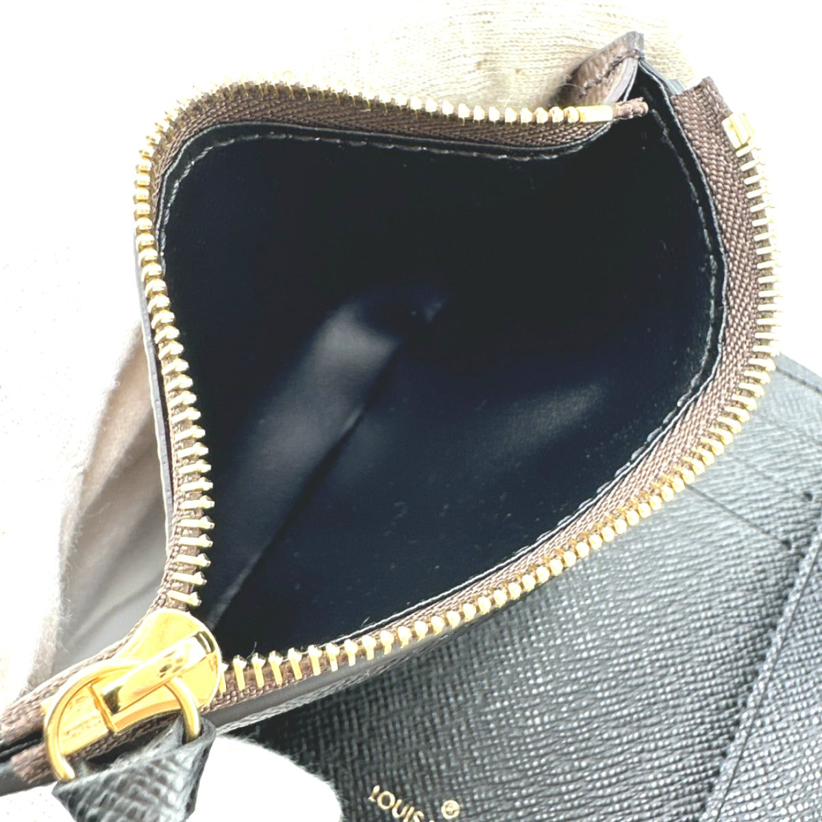 ルイヴィトン LOUIS VUITTON 二つ折り財布
 二つ折り財布 モノグラムリバース ポルトフォイユ・ヴィクトリーヌ モノグラムキャンバス M81557 ブラウン LV
 【中古】