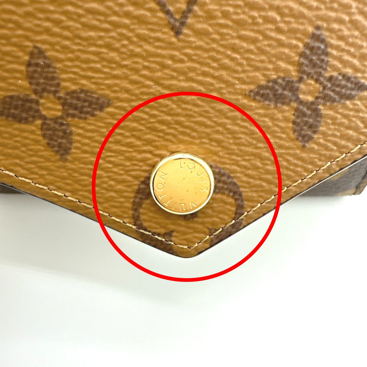 ルイヴィトン LOUIS VUITTON 二つ折り財布
 二つ折り財布 モノグラムリバース ポルトフォイユ・ヴィクトリーヌ モノグラムキャンバス M81557 ブラウン LV
 【中古】