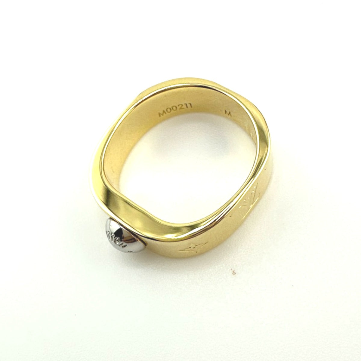ルイヴィトン LOUIS VUITTON リング・指輪
 指輪 ナノグラム Mサイズ GP M00211 ゴールド LV
 【H】
 【中古】